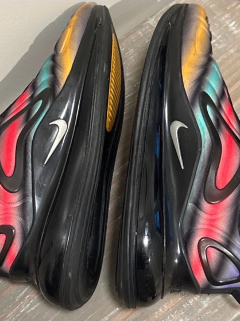 Nike Air Max 720 GS Black Neon Streaks Multicolor AQ3196-011 Size 7Y